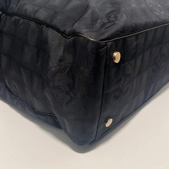 Authentic CHANEL GM Travel Line Tote Bag - Picture 7 of 9